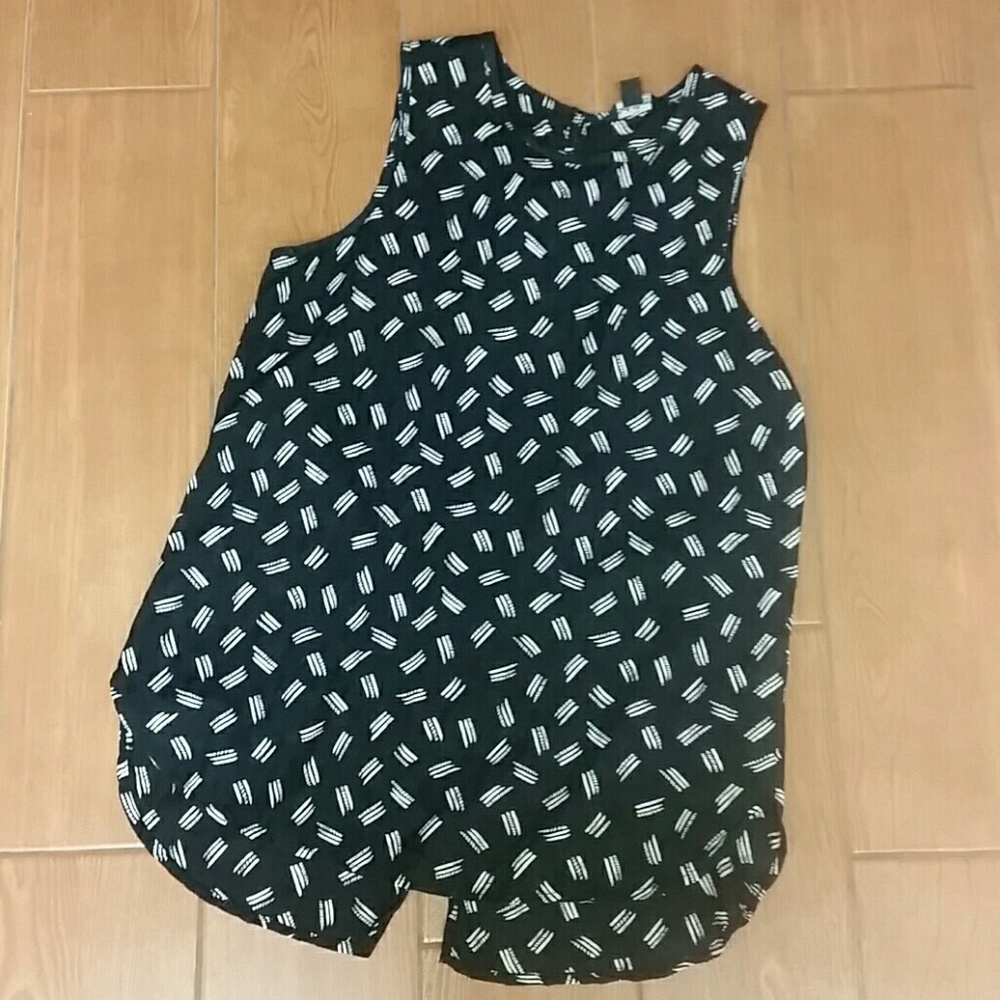 Lucky Brand Hi-lo Shell Top size Small